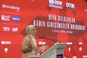 Bakan Göktaş: Kadınların teknolojinin geliştiricisi ve kara